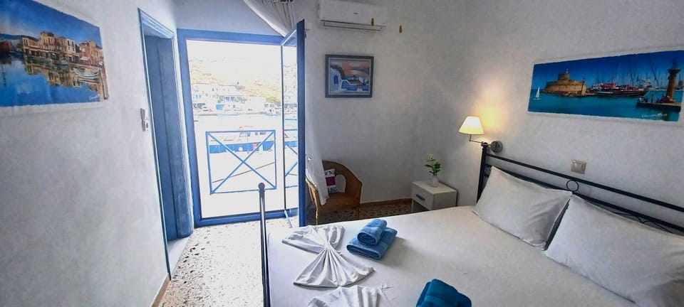 Bed, Balcony/Terrace, Photo of the whole room, Bedroom, air conditioner