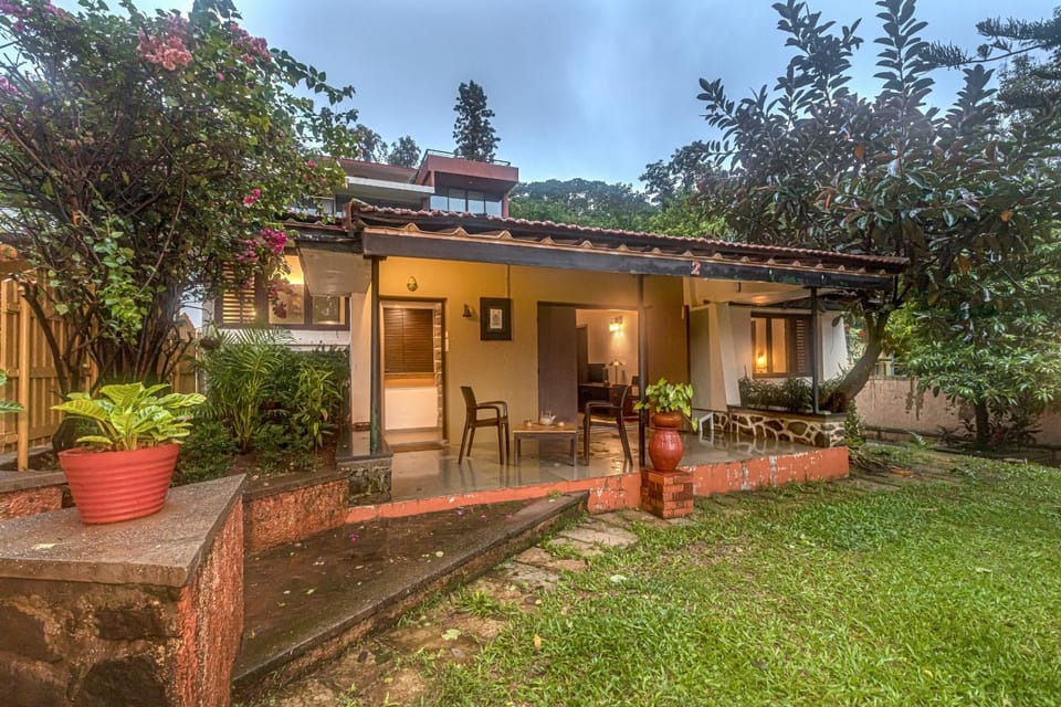 Property building, Day, Garden, Garden view
