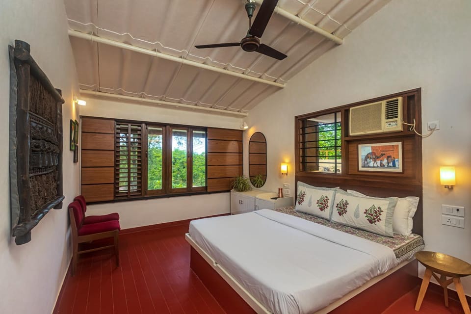 Bed, Photo of the whole room, Bedroom, Garden view, fireplace, air conditioner