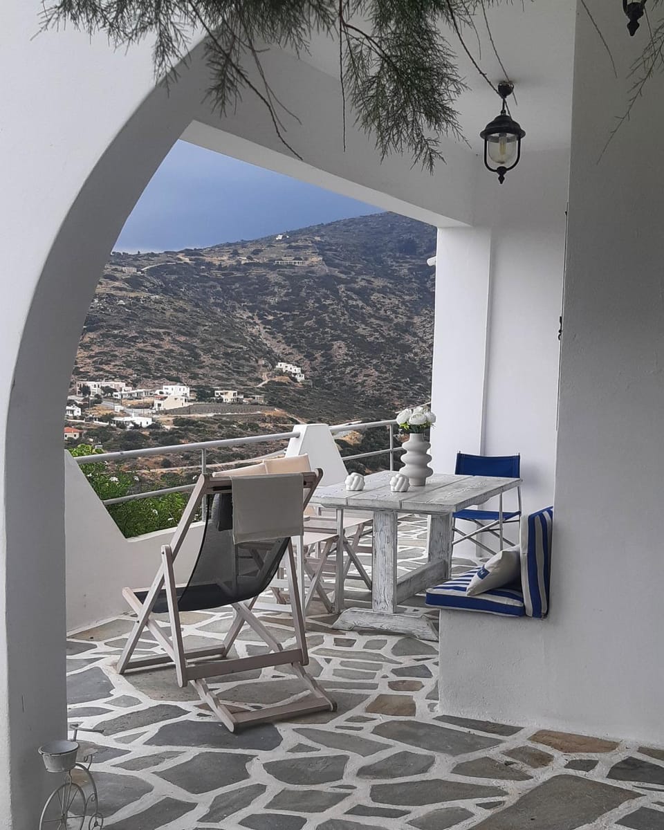 Balcony/Terrace, sunbed
