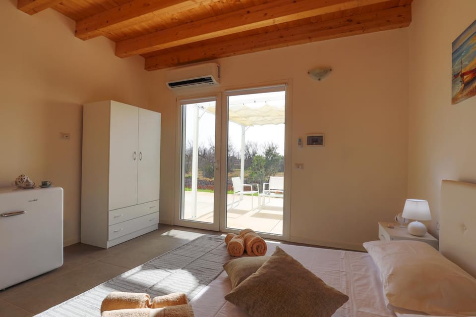 Bed, Photo of the whole room, Bedroom, towels, wardrobe, air conditioner
