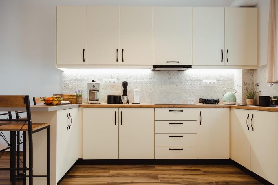 Coffee/tea facilities, Food, minibar, pet friendly, stove