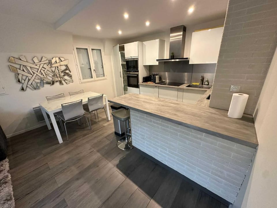 Stunning 2-bedroom accommodation - pool and tennis Apartment in Deauville