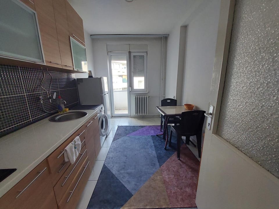 Dining area, kitchen