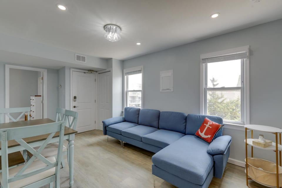 Sunny Seaside Heights Retreat: Walkable Location! Apartment in Seaside Heights