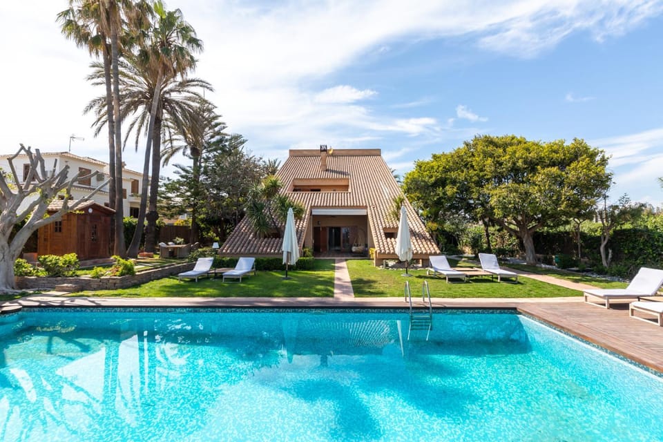 Property building, Swimming pool