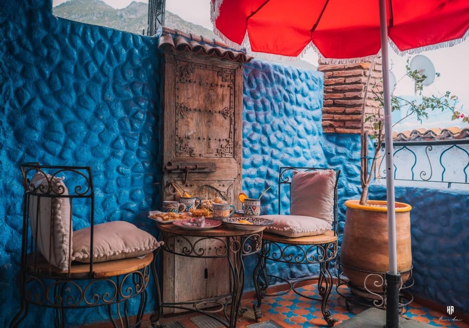 Patio, Food and drinks, Seating area