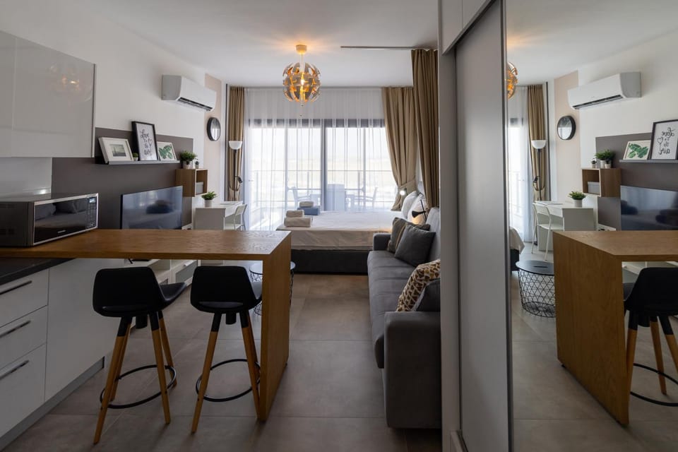 Sea View Gallus Apartments in Caesar Resort & SPA, Long Beach Apartment in Famagusta District