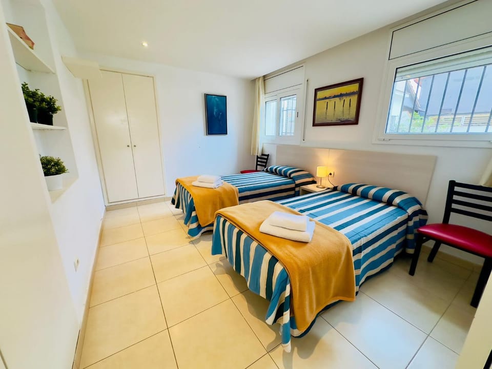 Bed, Photo of the whole room, Bedroom, pet friendly