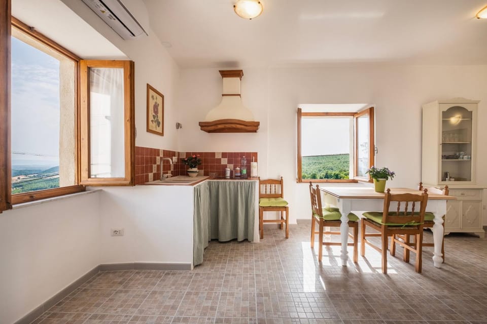 Property building, Kitchen or kitchenette, Living room