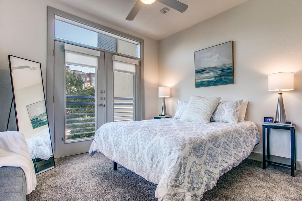 Property building, Bed, Bedroom