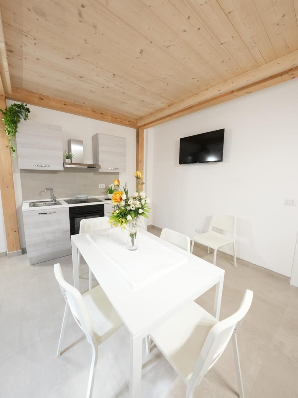 TV and multimedia, Kitchen or kitchenette, Dining area