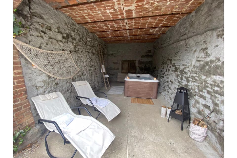 Bathroom, Living room