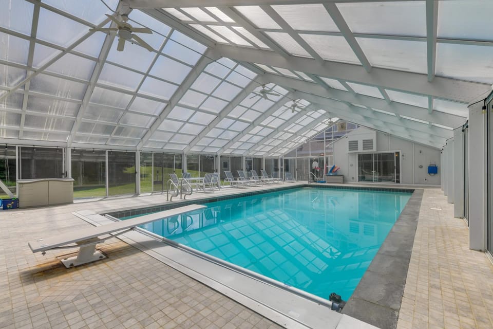 Secluded Family Getaway Near Stowe: Deck & Hot Tub House in Woodbury