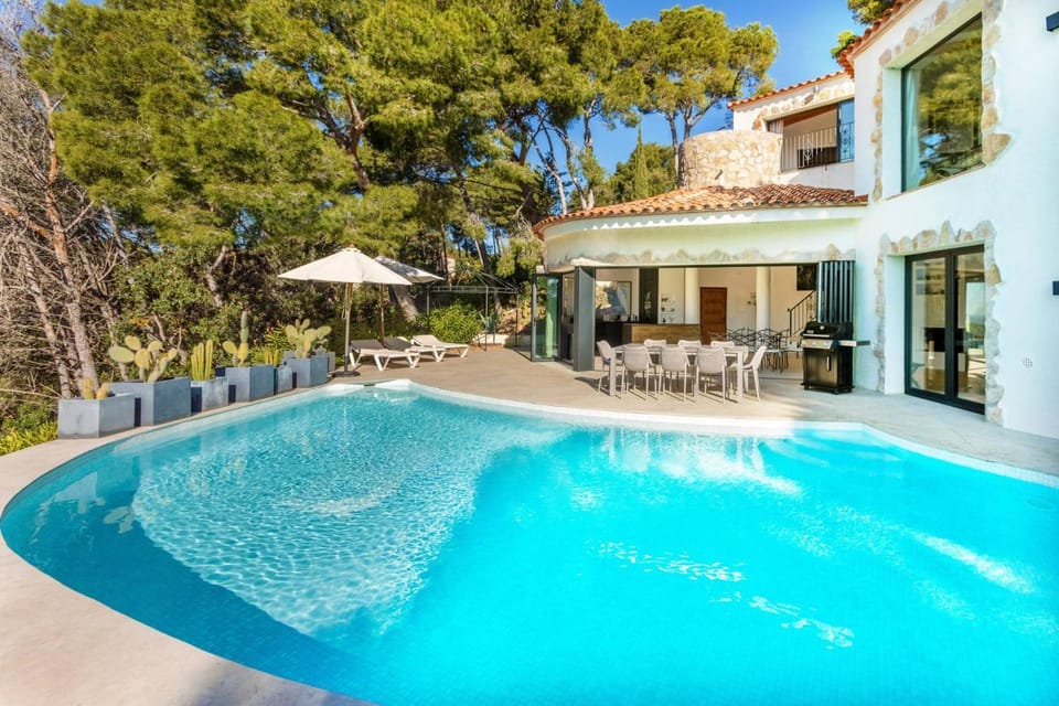 Property building, Swimming pool