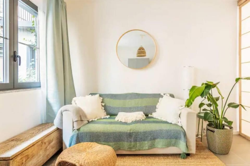 Living room, Photo of the whole room, Seating area