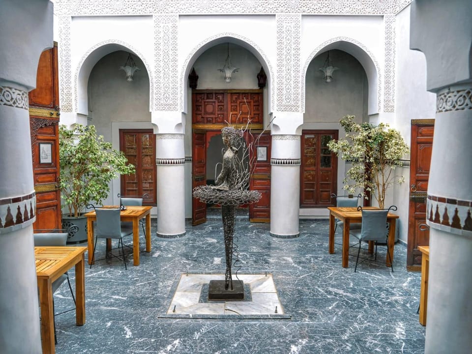 Patio, Restaurant/places to eat, Decorative detail, Seating area