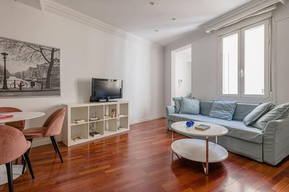 Modern apartment in Chueca INF3Iz4 Apartment in Centro