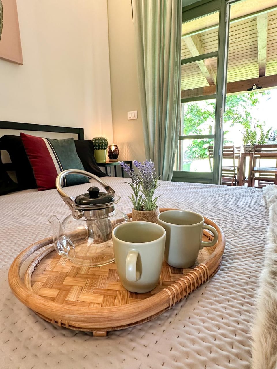 Photo of the whole room, Bedroom