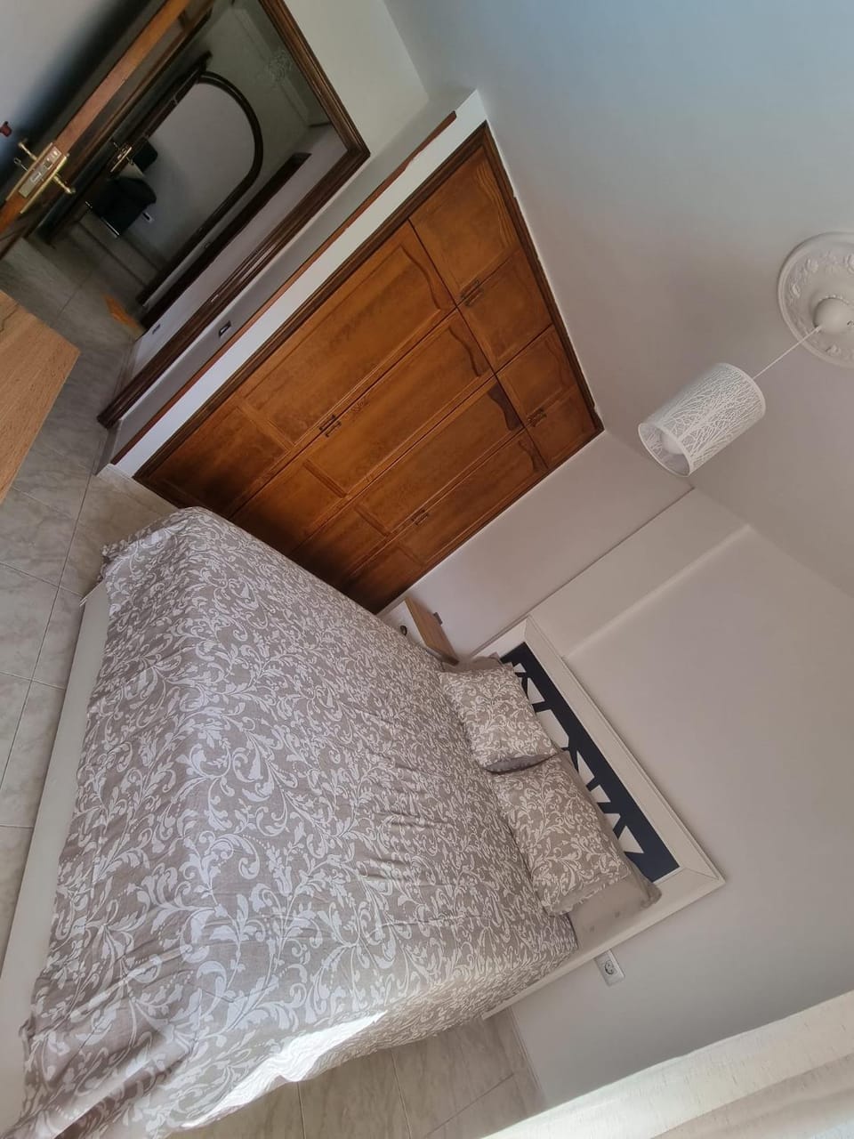 Photo of the whole room, Bedroom, wardrobe