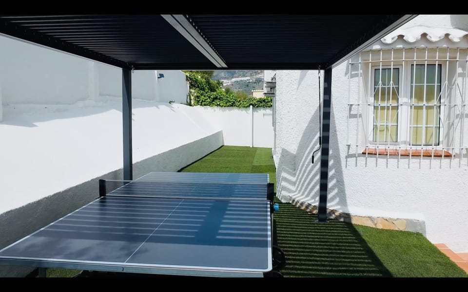 Game Room, Table tennis