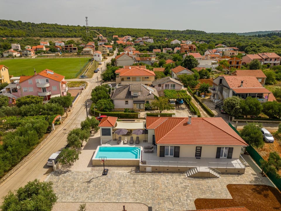 Natural landscape, Location