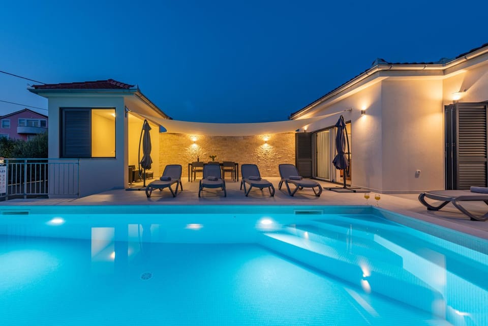 Pool view, Swimming pool