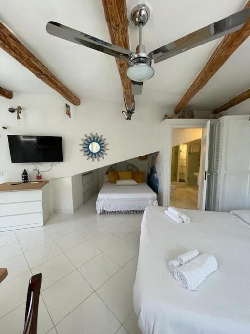Marbnb Appartamenti Ponza Centro porto Casa Luisa Apartment in Ponza