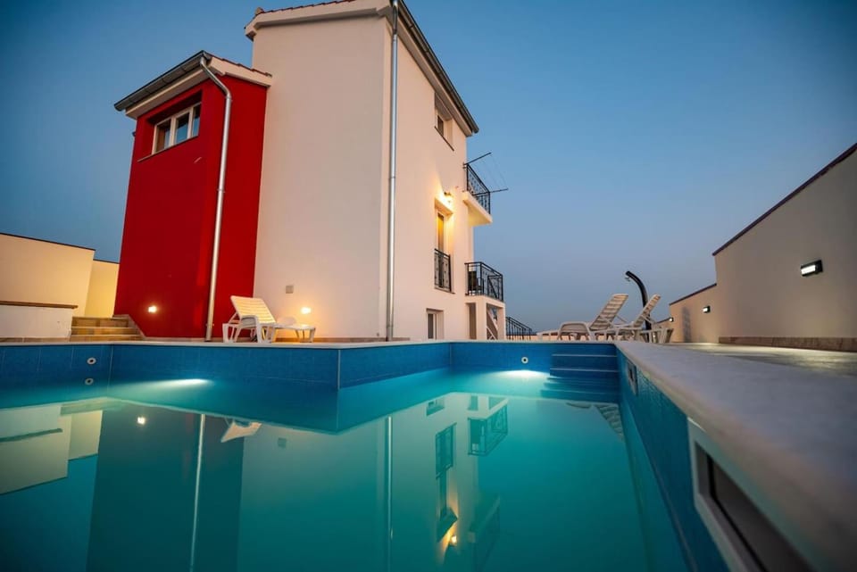 Property building, Pool view, Swimming pool