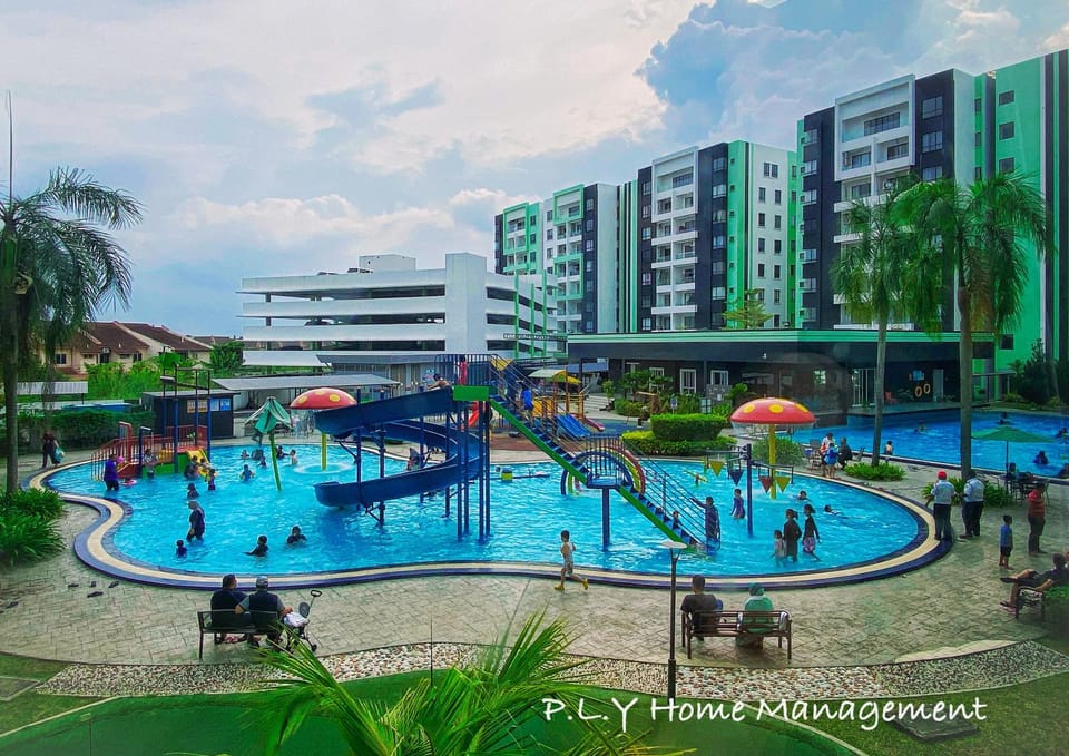 Aqua park, Swimming pool
