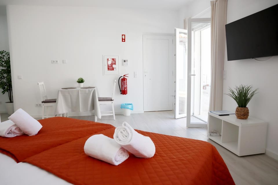 Spring, Bed, Winter, Summer, TV and multimedia, Photo of the whole room, Seating area, Bedroom, towels