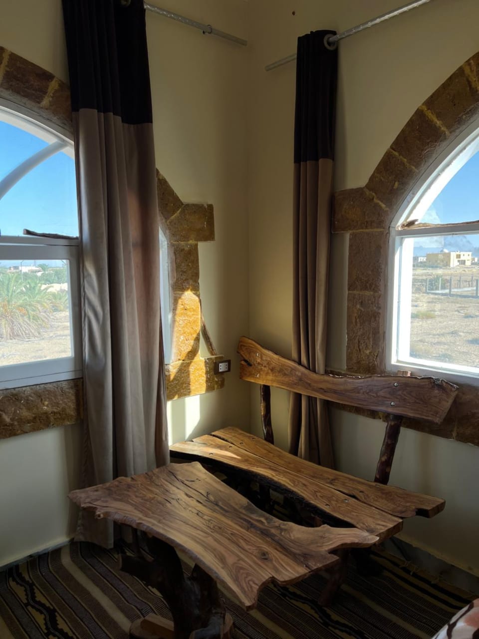 Seating area, Dining area