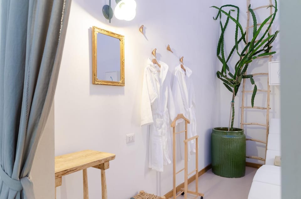Spa and wellness centre/facilities, towels, wardrobe