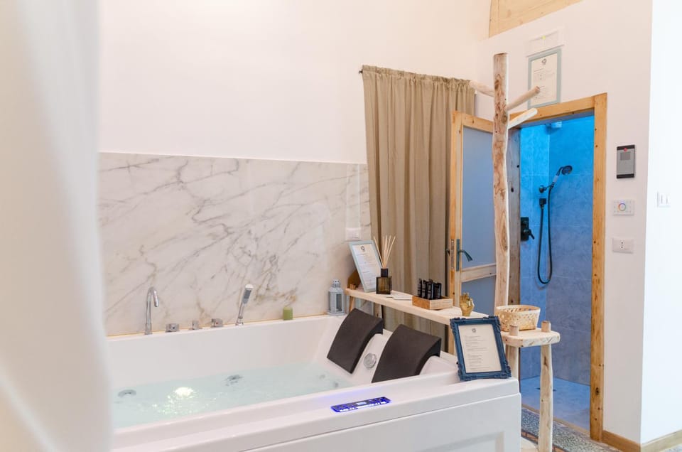 Hot Tub, Bathroom, Spa and wellness centre/facilities, Bath