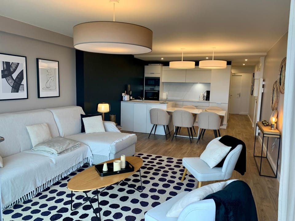 Kitchen or kitchenette, Living room, Dining area