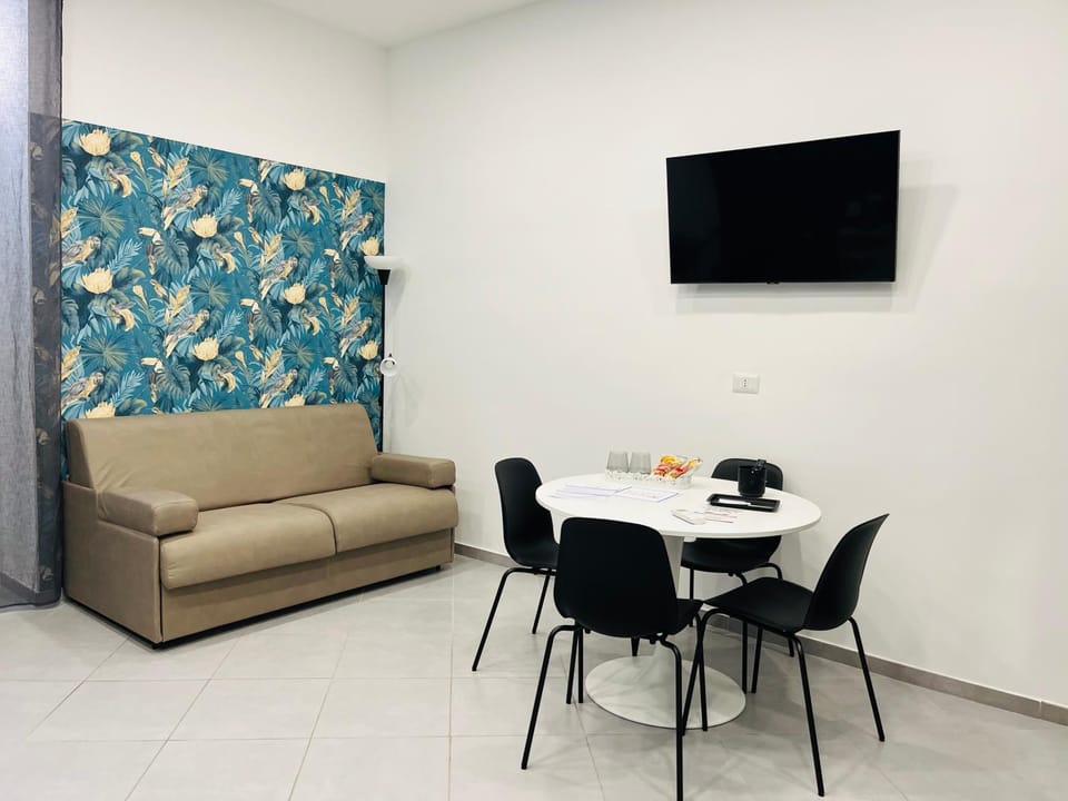 Communal lounge/ TV room, TV and multimedia, Living room, Seating area, Evening entertainment