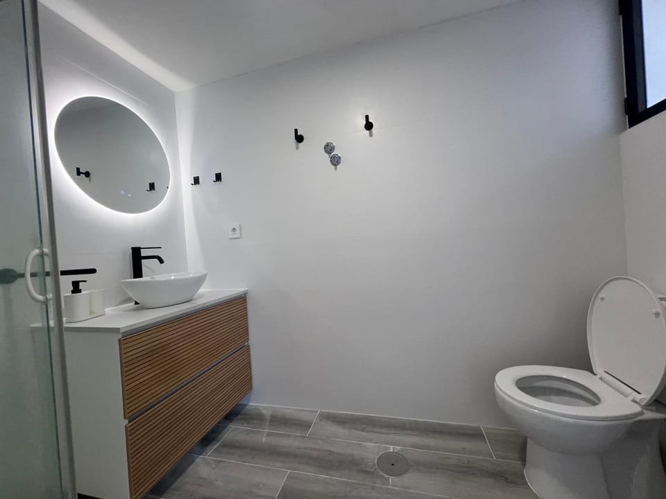 Shower, Toilet, Bathroom