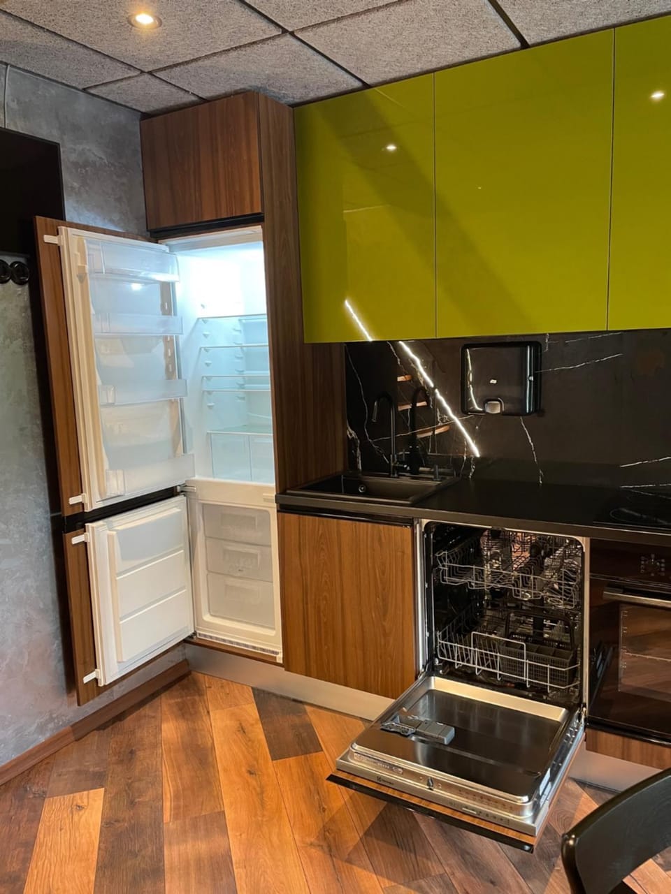 BRIVIBAS RESIDENCE - WAVE, free PRIVATE parking, free WIFI, self check-in Apartment in Riga
