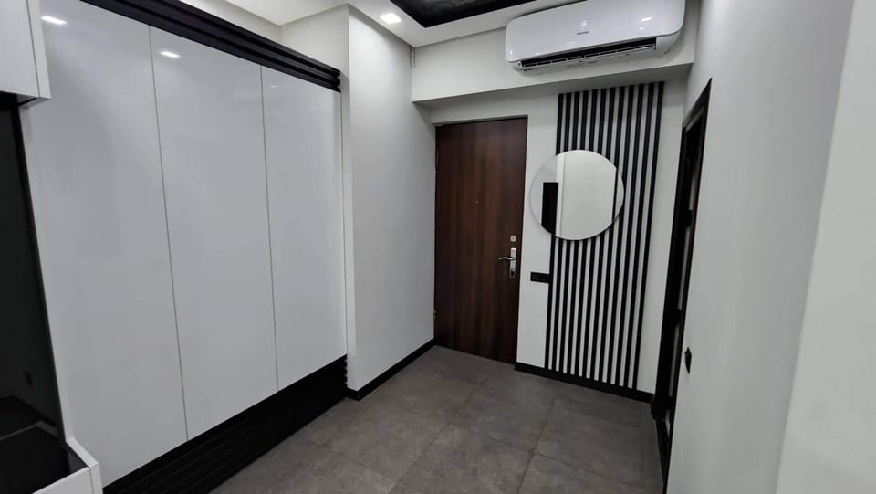 DELUXE Modernly Renovated 2 Bedroom + 2 Bathroom Apt by REPUBLIC SQUARE Apartment in Yerevan