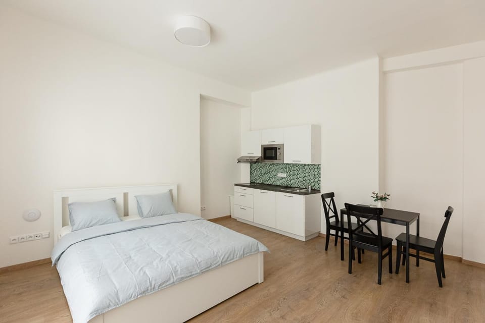 Bed, Kitchen or kitchenette, Dining area