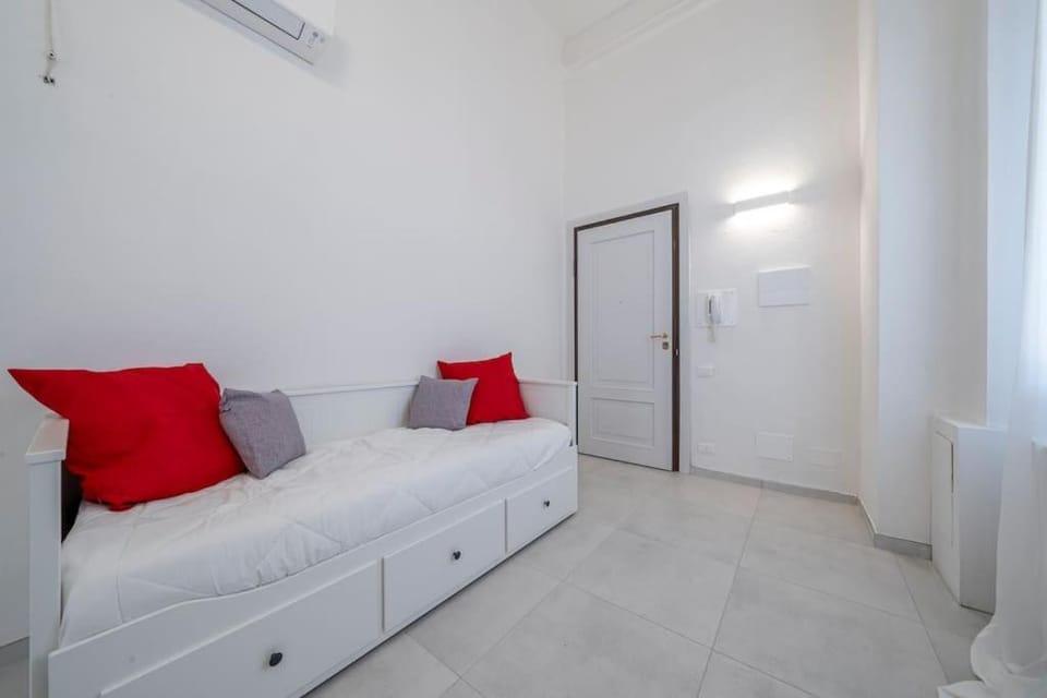 Photo of the whole room, air conditioner