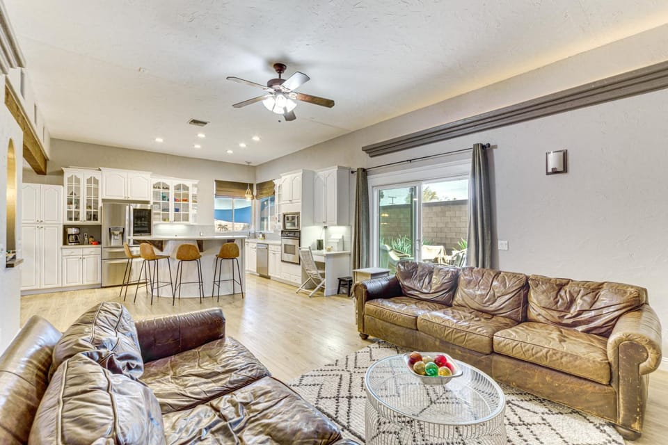 Palm Desert Home w/ Pool, Near Shops on El Paseo! House in Palm Desert