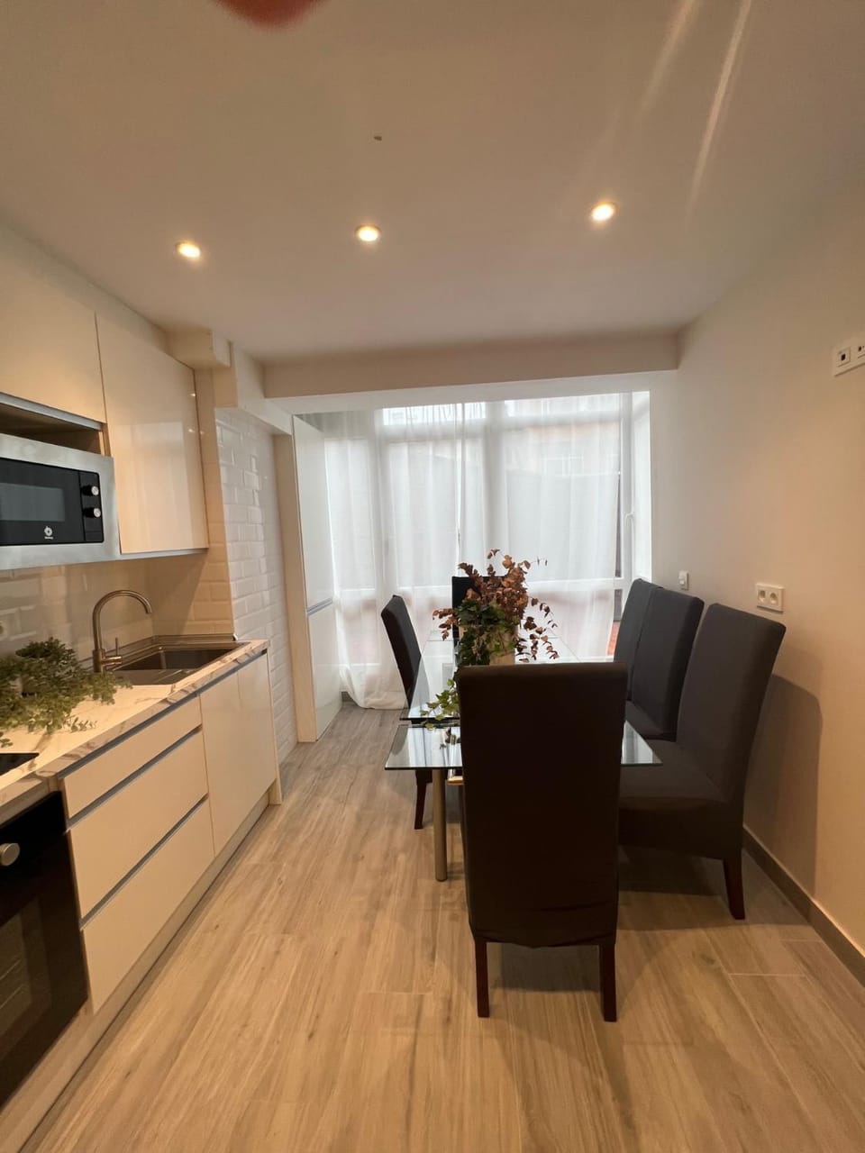 Kitchen or kitchenette, Living room