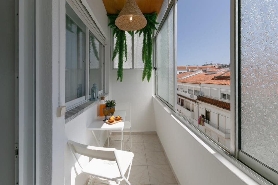 Day, View (from property/room), Balcony/Terrace, Living room, Decorative detail, Seating area, Dining area