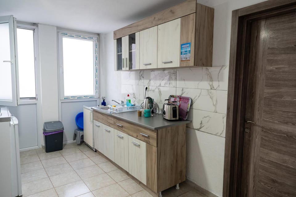 Coffee/tea facilities, dishwasher, minibar