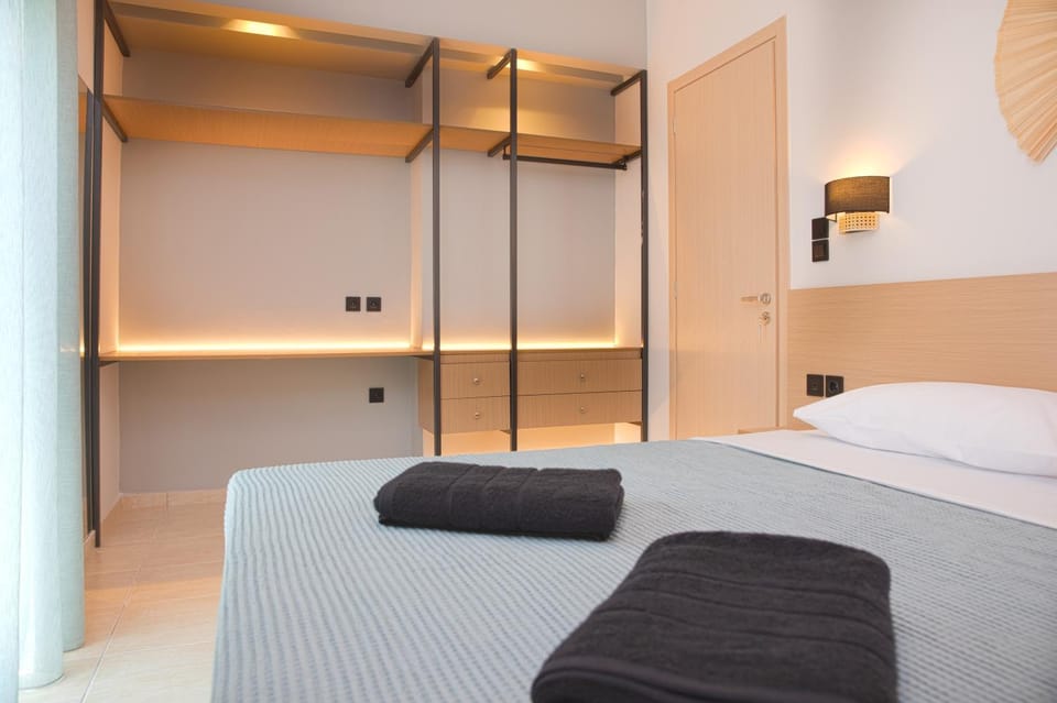 Bed, Bedroom, wardrobe