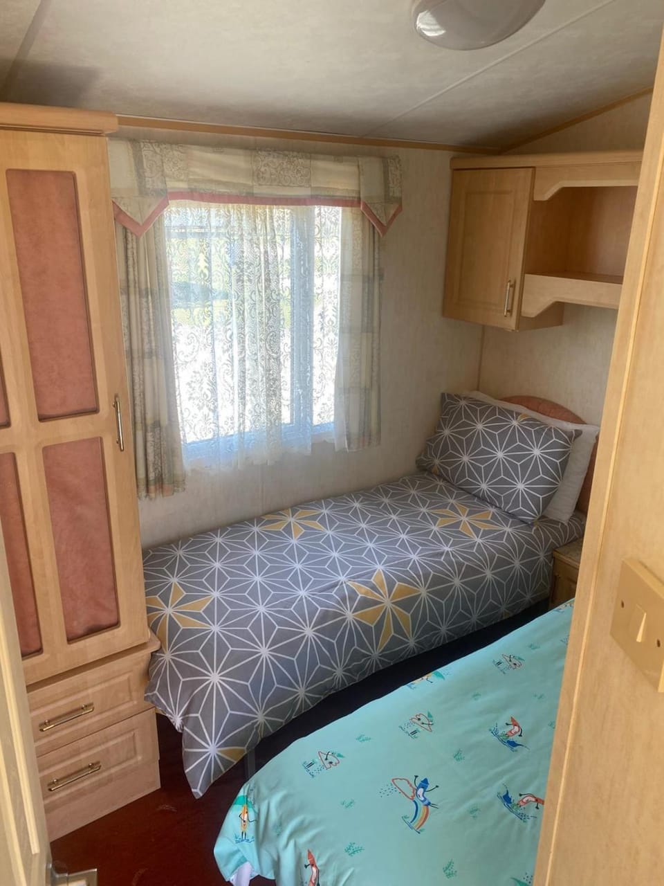 S407 8 BERTH 3 BED CARAVAN GOLDEN PALM Campground/ 
RV Resort in Chapel Saint Leonards
