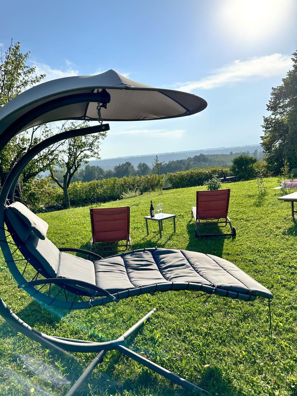 Day, Natural landscape, Garden, Garden, Garden view, Mountain view, sunbed