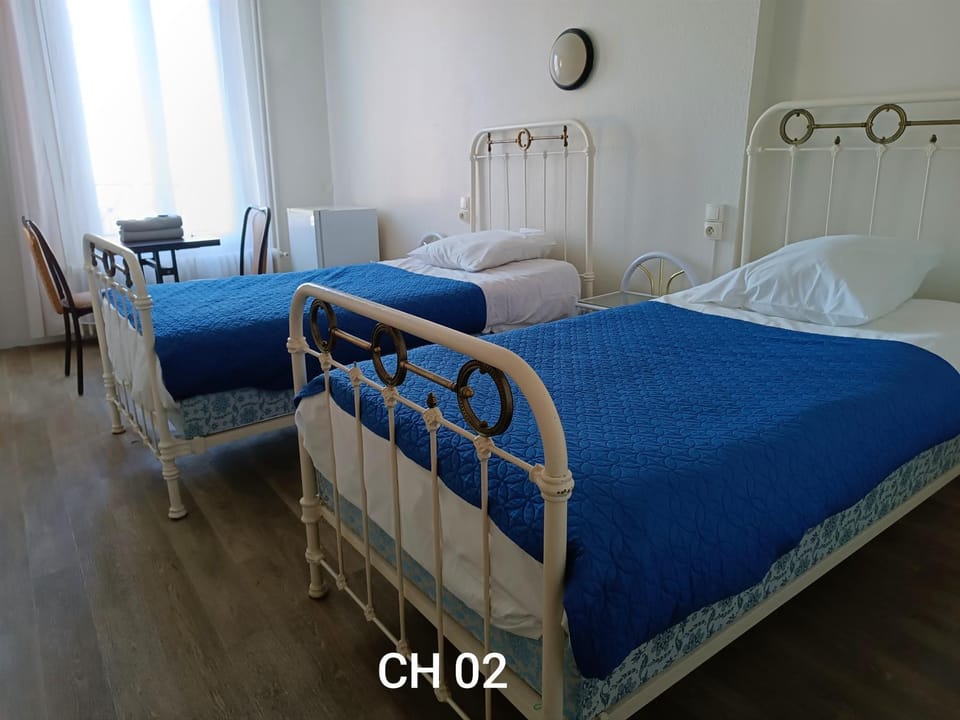 HOTEL LE FONTENOY Hotel in Île-de-France