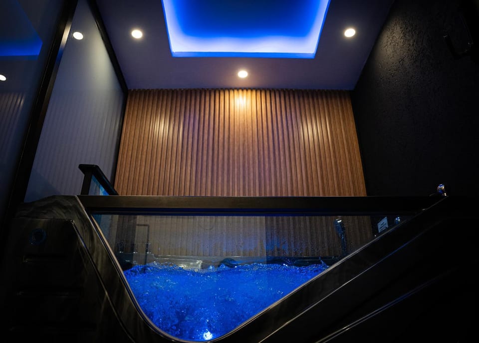 Hot Tub, Spa and wellness centre/facilities